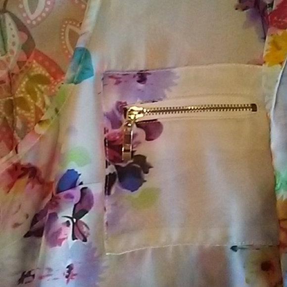 Floral Sleeveless Top - Picture 4 of 6